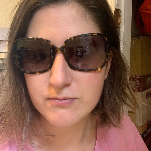 Oliver Peoples Tortoise Shell Sunglasses - Picture 3 of 4